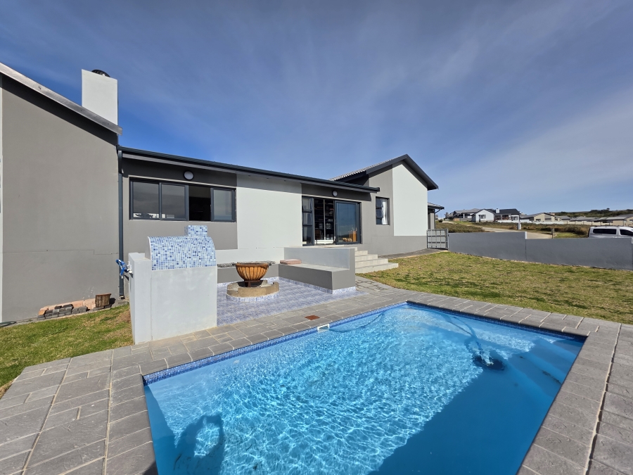 3 Bedroom Property for Sale in Wavecrest Eastern Cape
